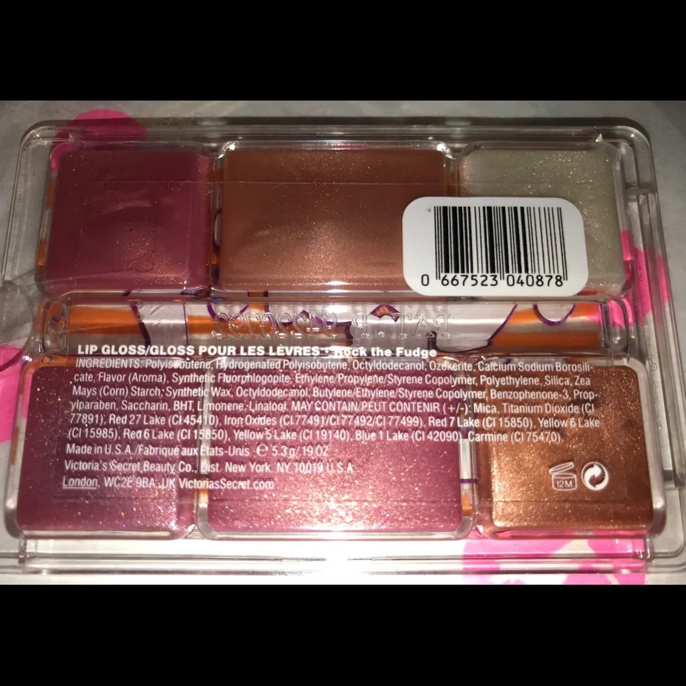 COPY - 💕NWT RARE/HTF Victoria’s Secret “Rock the gloss” palette.💕